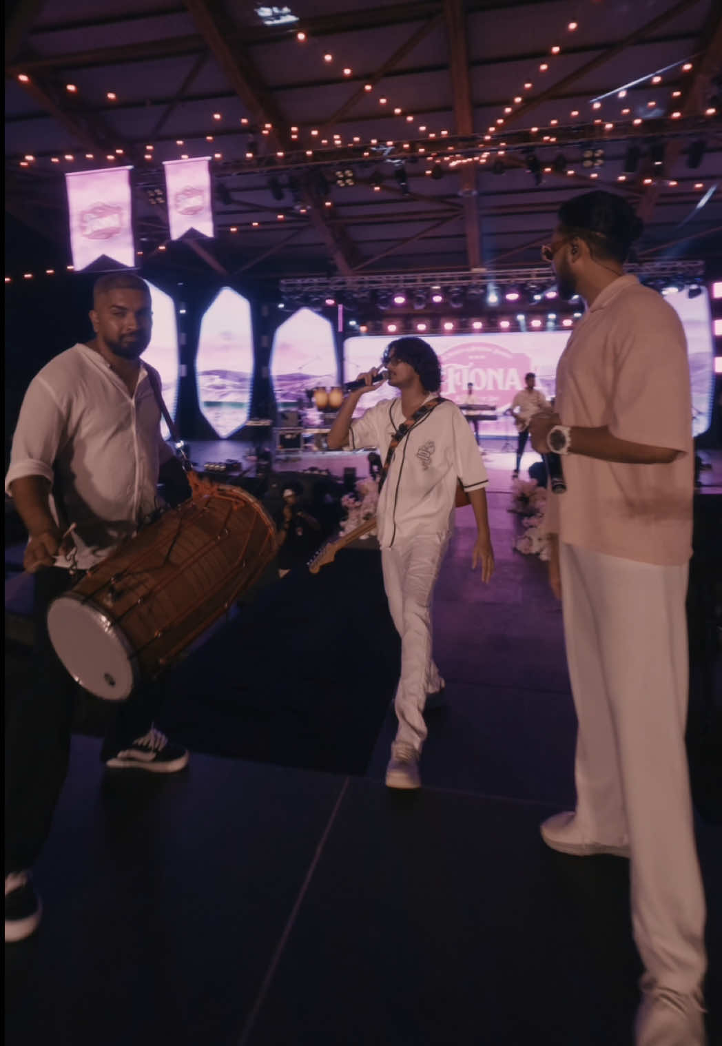 රෝස පාටින් හැඩවුන මායාකාරී රාත්‍රිය ✨ -Fiona concert- #fyp #fpv #fionaconcert #weplus #piyathrajapakse @Piyath Rajapakse @WePlus 