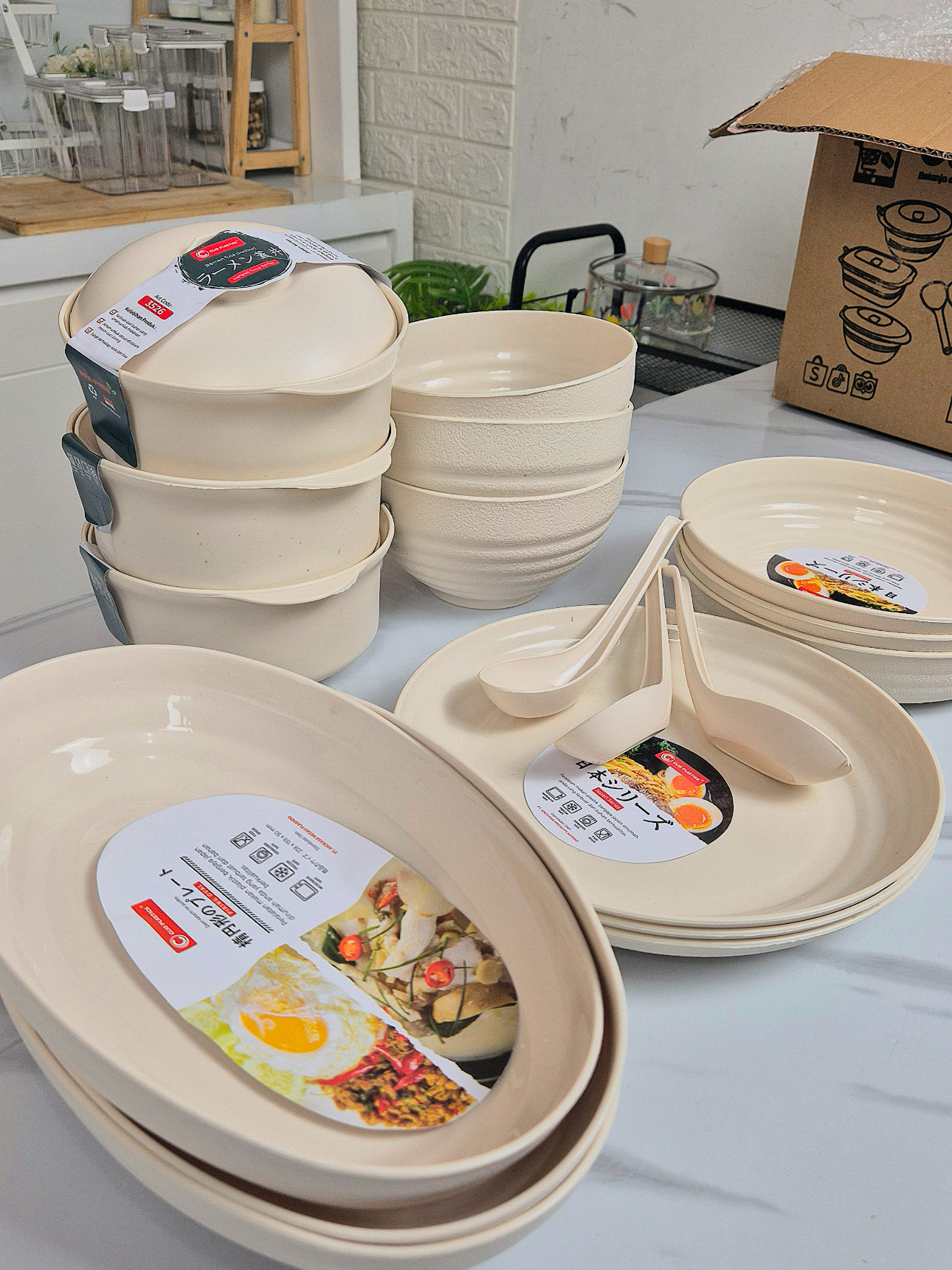 Membalas @bundakeyndra set mangkok piring murah bagus dapat banyak tahan panas BPA free #mangkok #piring #mangkokplastik #piringplastik #mangkokmurah 