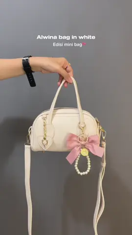 Cocok nih buat hang out👀✨🌸#tas #dailybag #minibag #tashangout #charmbag 