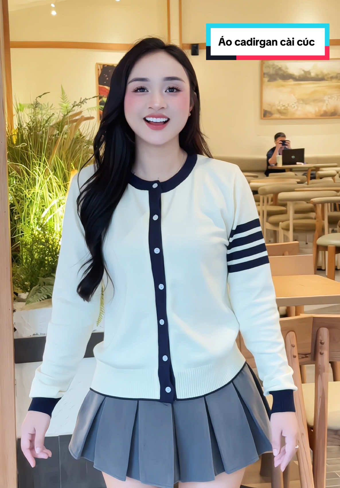 Áo cadirgan cài cúc xinh nè chị em ơii#phuongthuydayyy_review #aoxinh #thoitrangnu #aokhoaclennu #aokhoaclencardigan 