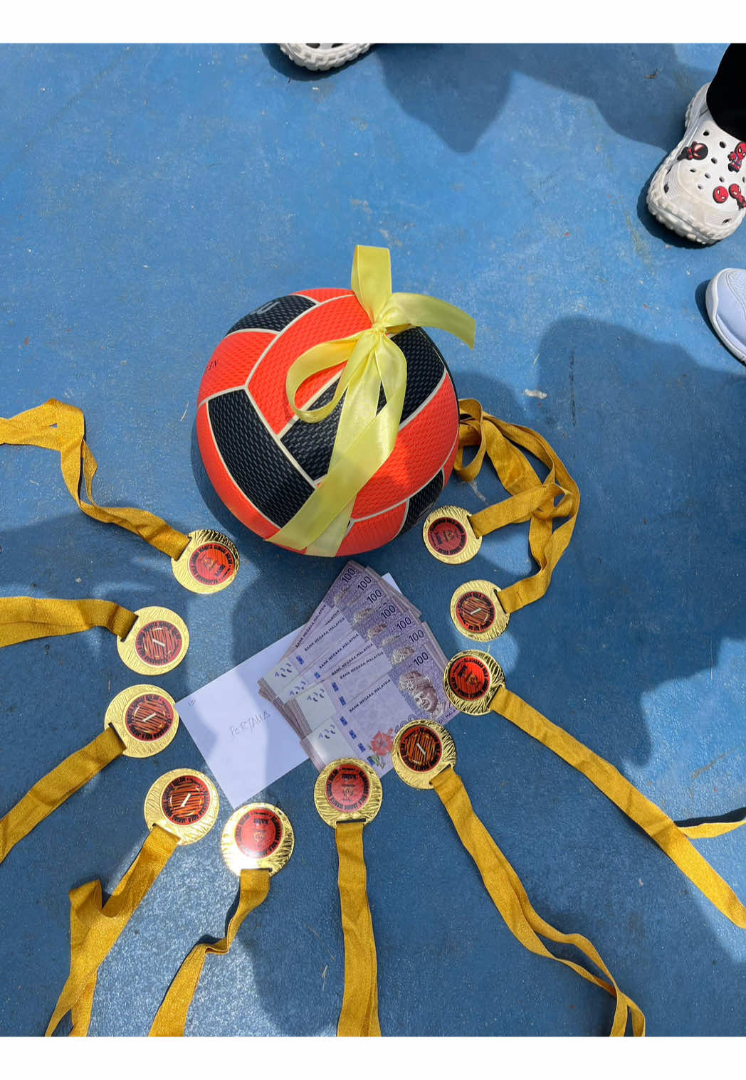 Manis manis dihari minggu 🌚Lama rasanya tak melompat 😌   anyway seluar kita selesa gilerr 😋❤️