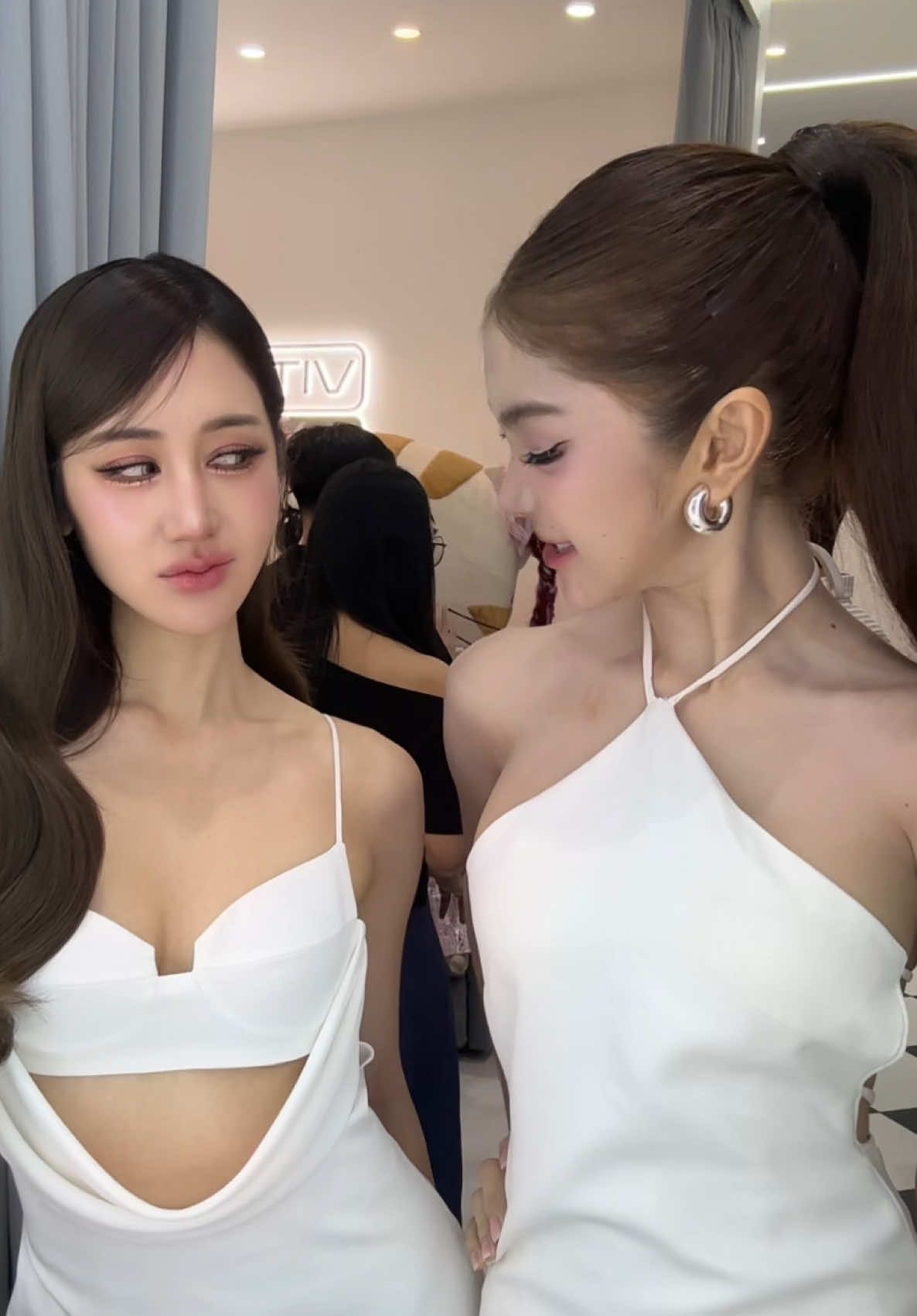 เมื่อเพื่อนถามว่าผช. คนคนนั้นยังคุยอยู่ไหม#ออมเชอ #ยัยออม #ออมร้อยอาชีพ @🧸Pimprapa🧸 