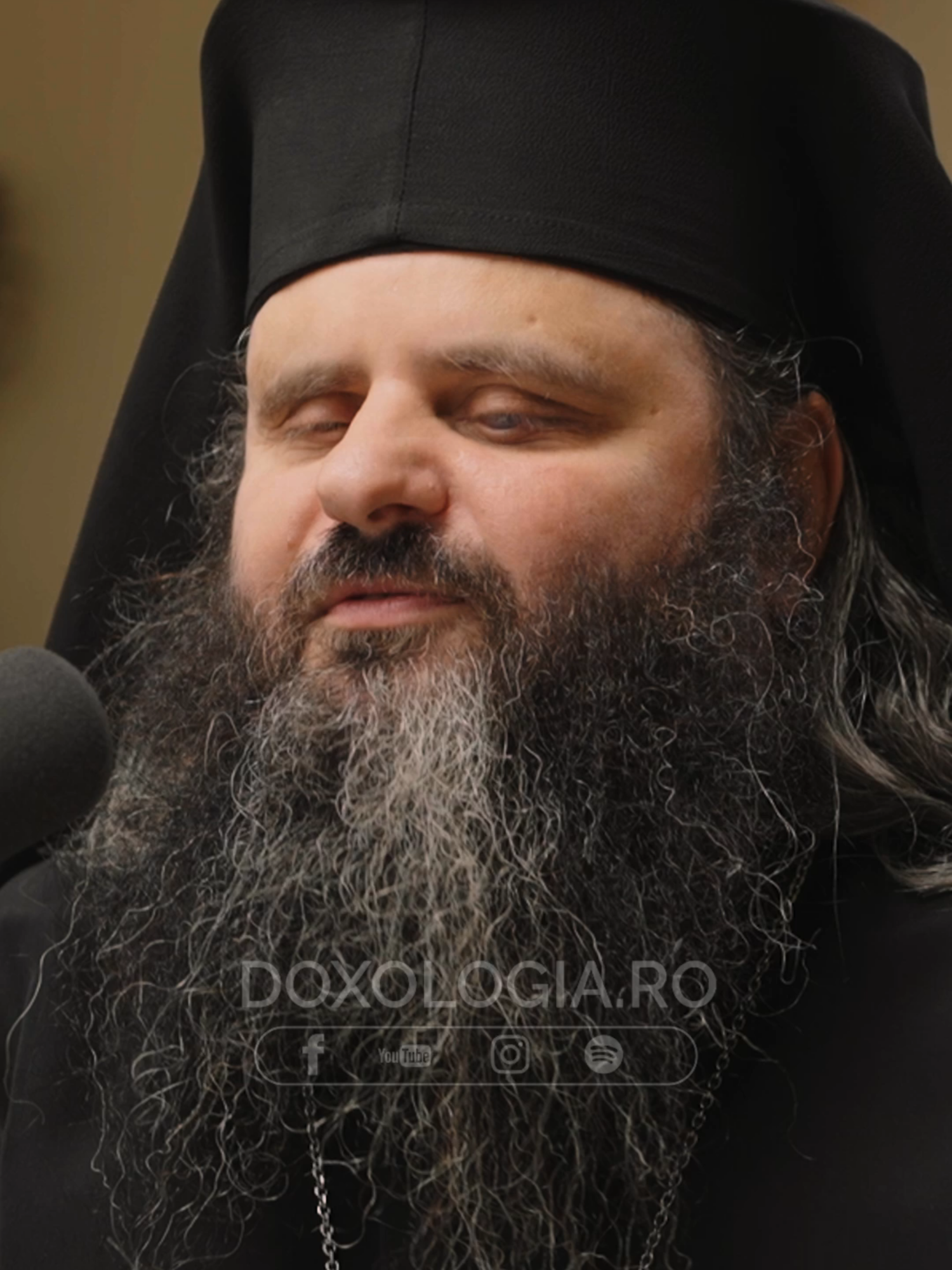 Pr. Sofian Costea: Sfânta Parascheva n-a avut haine de firmă. Ea îi îmbrăca pe alții cu ceea ce avea