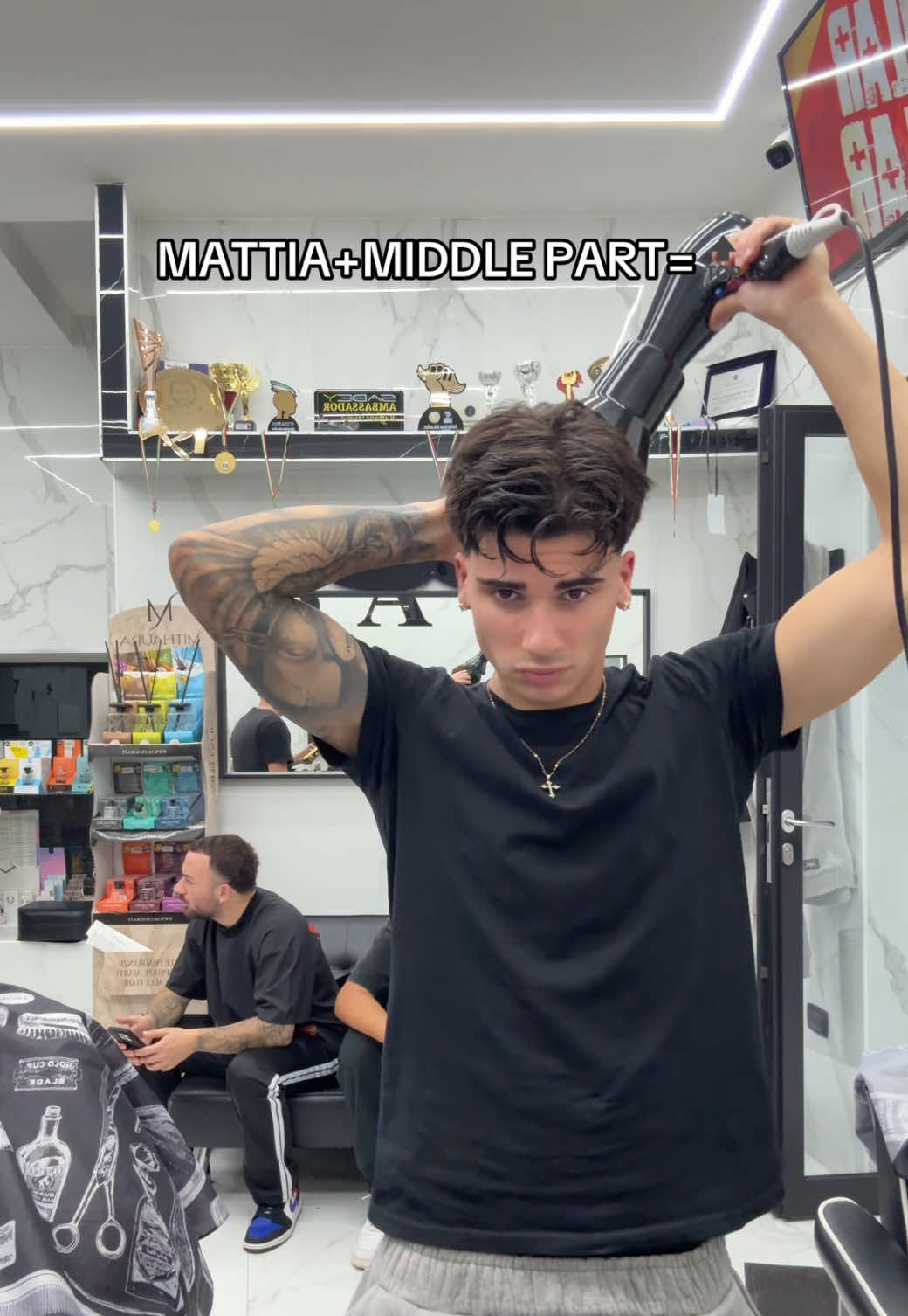 mattia al top @mattiew._ #barbiere #barbiereveal #perte #babytiktok #pov 