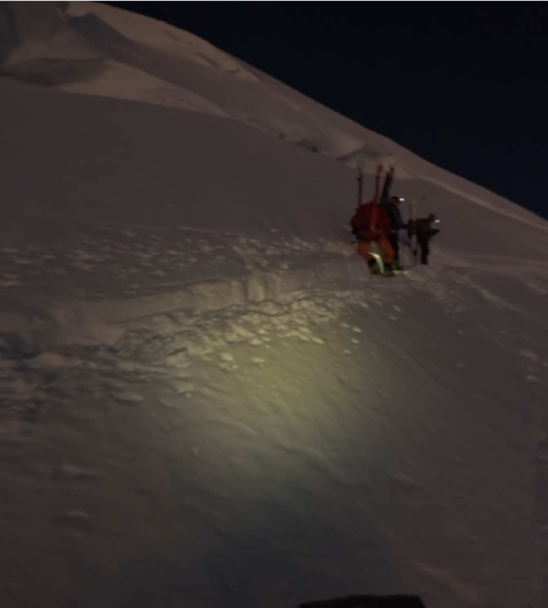 This vibe at 3 am🕺- Epaule du Tacul (4028m), Chamonix #mountaineering #climbing #snow #alpinisme #mountains 