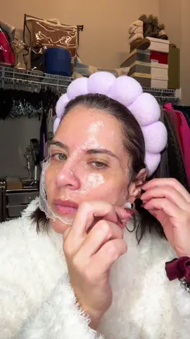 Collagen night wrapping mask ,love it 😍@thepawk #skincare#medicube#collagenmask#wrappingmask#over40