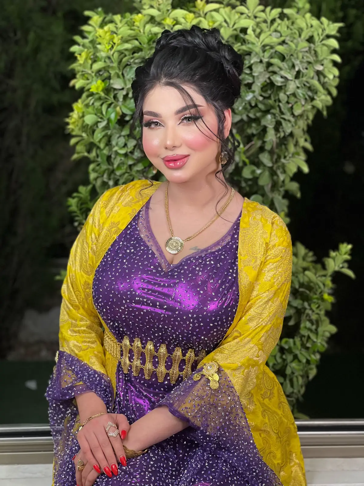 خانوومان و شاز بوو شادی جوان 😉☺️🍬🍭🔮💜💛