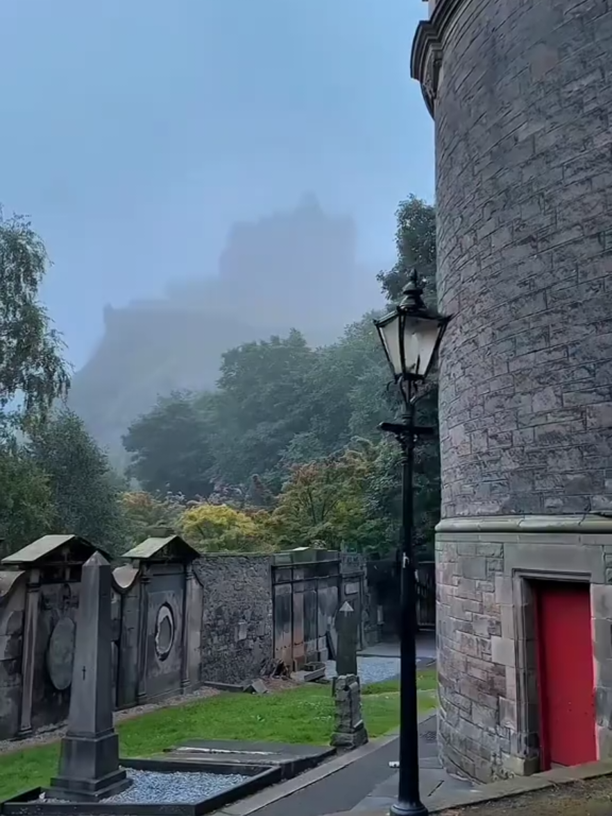 Beautiful Edinburgh  #ScotlandForever  #TravelTikTok  #travel #viral_video #Fyp 