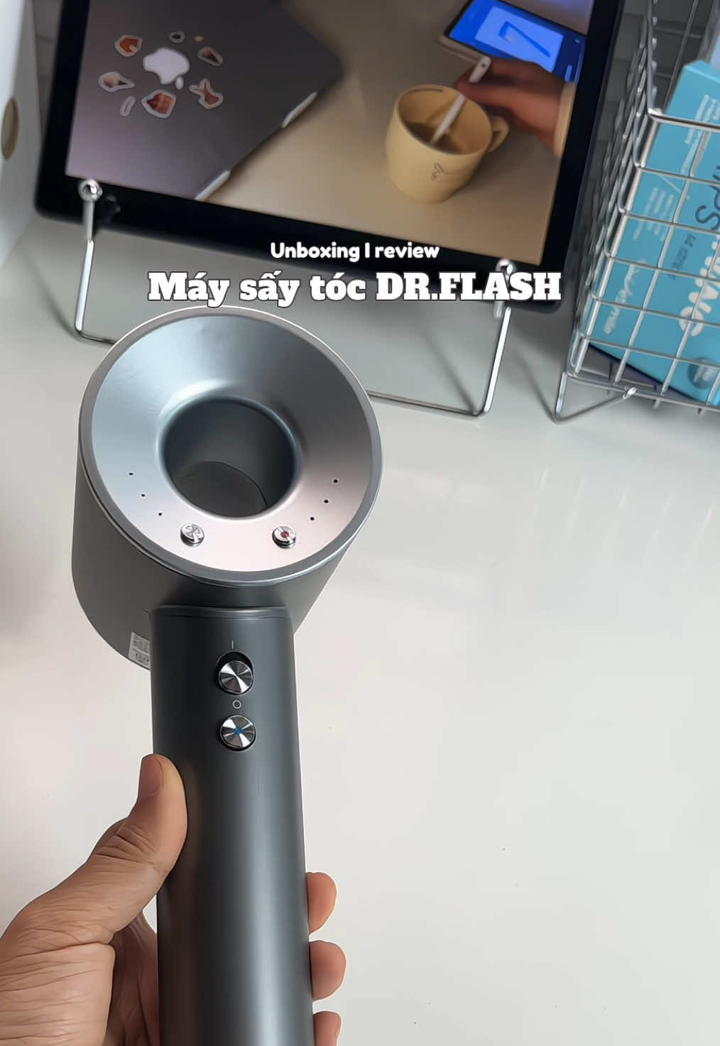 Từ lúc có em máy sấy này là chăm gội đầu hẳn lun á #unboxing #maysaytoc #drflash #maysaytoctaokieu #maysaytoc2chieu 