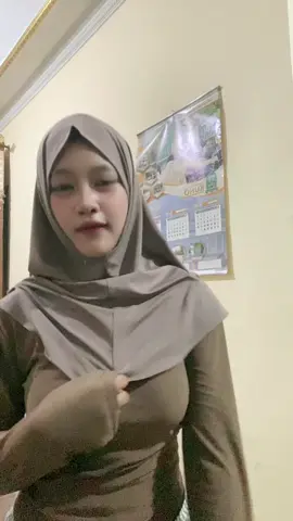 ini yg item item korset yh..