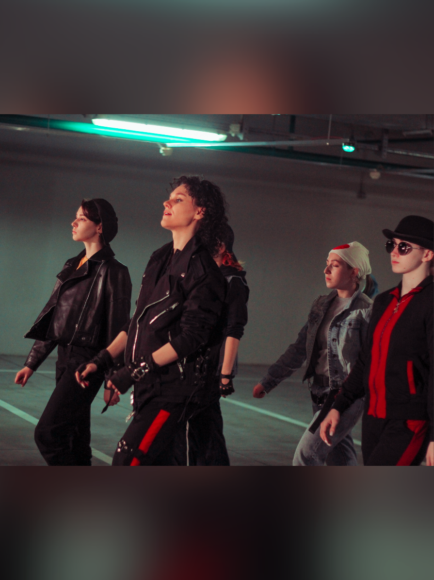 One more part of our tribute to MJ✨️ Watch full version on our YT, link in bio #michaeljackson #mj #bad #moonwalker #coverdance 