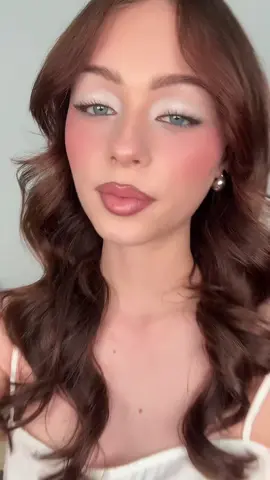 90‘s white eyeshadow 🤍 the BEST eyeshadow colour #90s #vsangel #makeup #trending #fypシ 