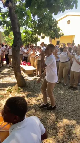 Viernes de… culto 🔥🔥#culto #chicos cristianos #escuela 
