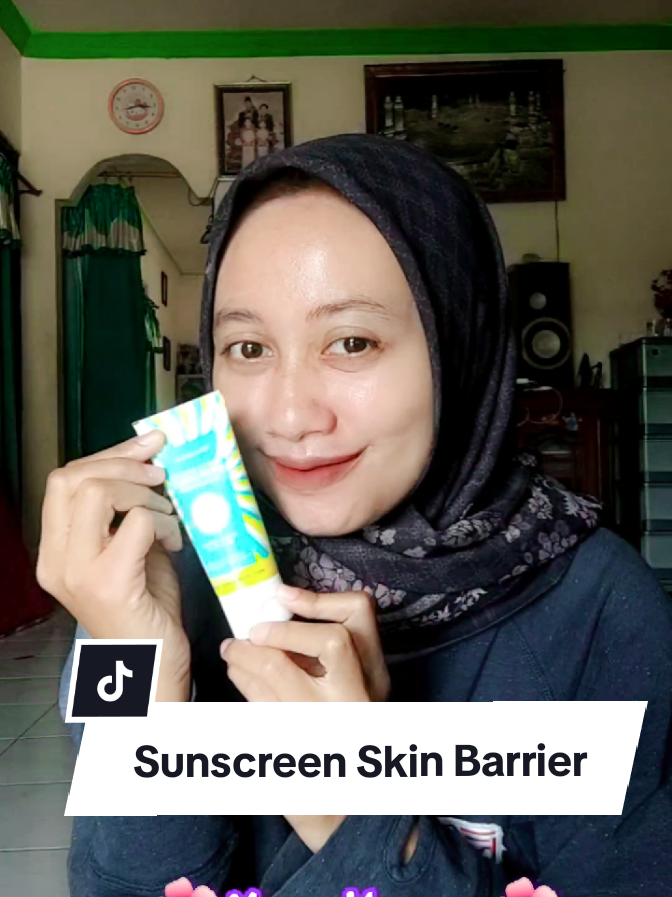 #sunscreen  #sunscreenazarine  #moisturizerazarine #skinbarier #azarinesunscreen 