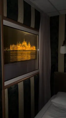 Budapest is magical at night. Stayed a boat hotel to soak in these night views 🥰 . . . . . . . #シ゚viral #viral #fypシ゚viral #추천 #부다페스트 #부다페스트호텔 #부다페스트배호텔 #budapestboathotel #budapestnightview #budapestparliament #budapest #nightviews #romantic #