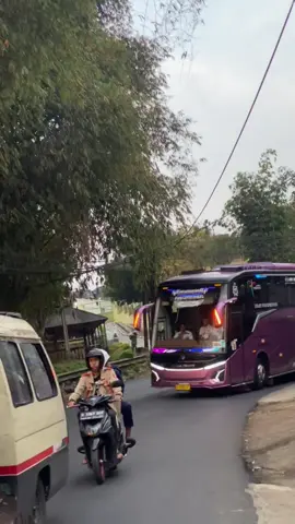 Asikkkk banget cooo🤪 @ALYCA TRANS PEKALONGAN #fypp #kaivandra #basuri #busmania #alycatrans 