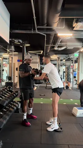 athletes legday with Hakim ziyech #athlete #legday #legdayworkout #legworkout #workoutroutine  @ballinfit 
