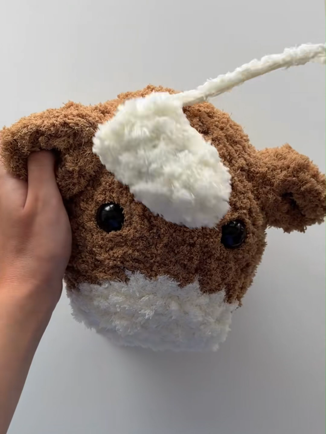 🌻 Quer aprender amigurumi do zero? 🌻 Esse curso é perfeito para iniciantes que querem descobrir como fazer amigurumi passo a passo, com explicações simples, vídeos detalhados e técnicas que qualquer pessoa pode aprender! 🧶✨ 💛 Comece hoje e crie seus próprios bonequinhos de crochê artesanais! 👉 Link na bio para garantir sua vaga e começar agora mesmo! #amigurumis #artesanato #presentecriativo #feitoamao #crochê