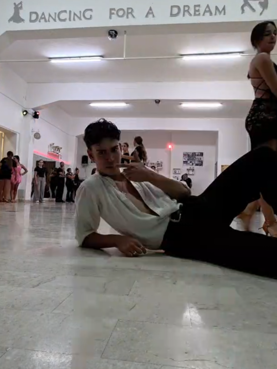 un ora e mezza in 16 secondi #dancingforadream #scuoladiballo #dance #allenamento #dancer @Sara Messina Denaro @Mario Cecinati 