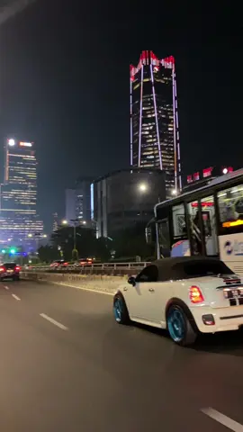 Happy satnight Jakarta😍🌃🇮🇩 . . . . . . . #happysatnight #jakarta #views #vibes #city #trending #viral #viraltiktok #viralindonesia #fypage #fyp
