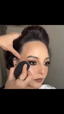 #creatorsearchinsights #suggestedvideo_for_you #softlookeyemekup #makeuptutorial #hudabeauty 