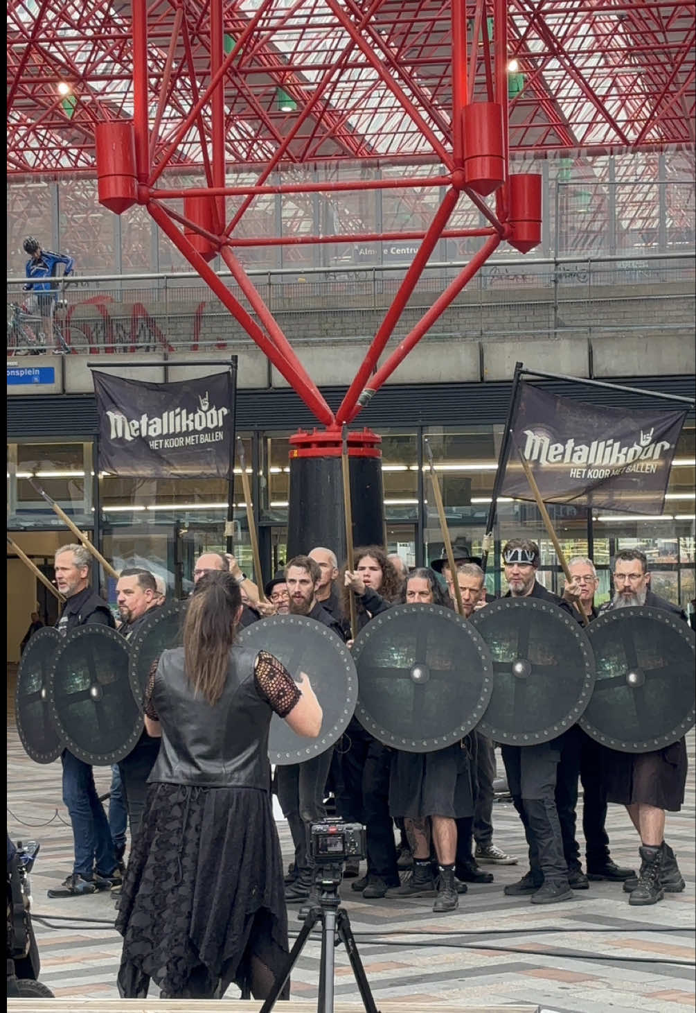 Meanwhile in Almere 🤘🏼 #rock #streetmusic #metal #rammstein #fyp 