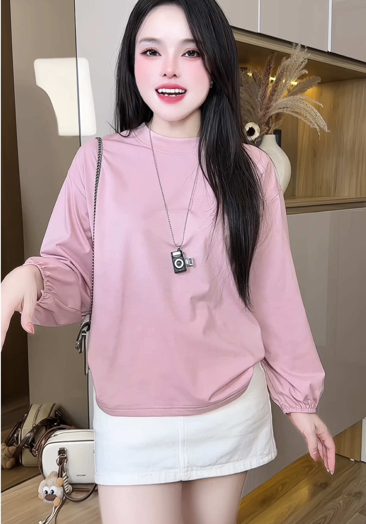 Chuẩn bị đi chơi với bạn diện áo này thoải mái mà xinh trẻ trung năng động #gucuahue #aothun  #aothunnu  #aophongnu #aothundaitay 