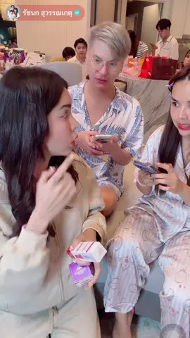 อันนี้คือยอมมมม #นารา #เจนนี่ได้หมดถ้าสดชื่น #บูสบูส #บูสบูสนารา #นาราเครปกระเทย 