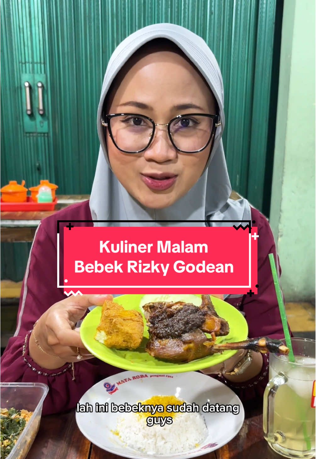 Buka puasa sambil tak kenalin rekomendasi tempat makan bebek bumbu hitam ueeenaaak di Jogja, baru 2x kesini tapi bener bener ketagihan boloo 🤭 📍Bebek Rizky Godean #kulinerjogja 