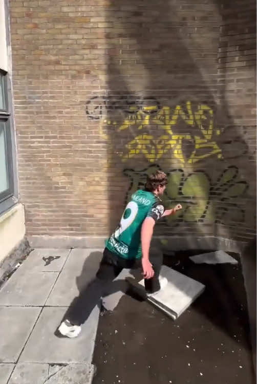 Failed at parkour#parkour #funny #Running #fault 