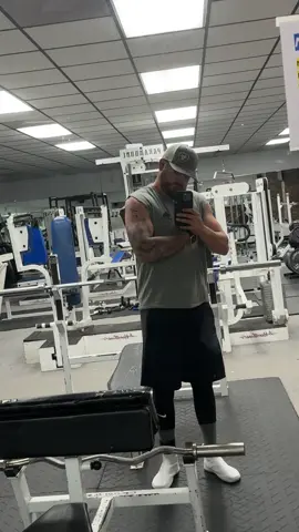 Stop feeling sorry for yourself get up grind and build 💪🏻#fyp #grind #gym 