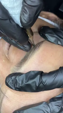 Chân mày cho cô khách U70 #beforeandafter #microblading #pmu #ombrebrows #pmuacademy 