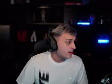 Ele tem chance ?                                   #dona #yuri22 #tropadogoti 