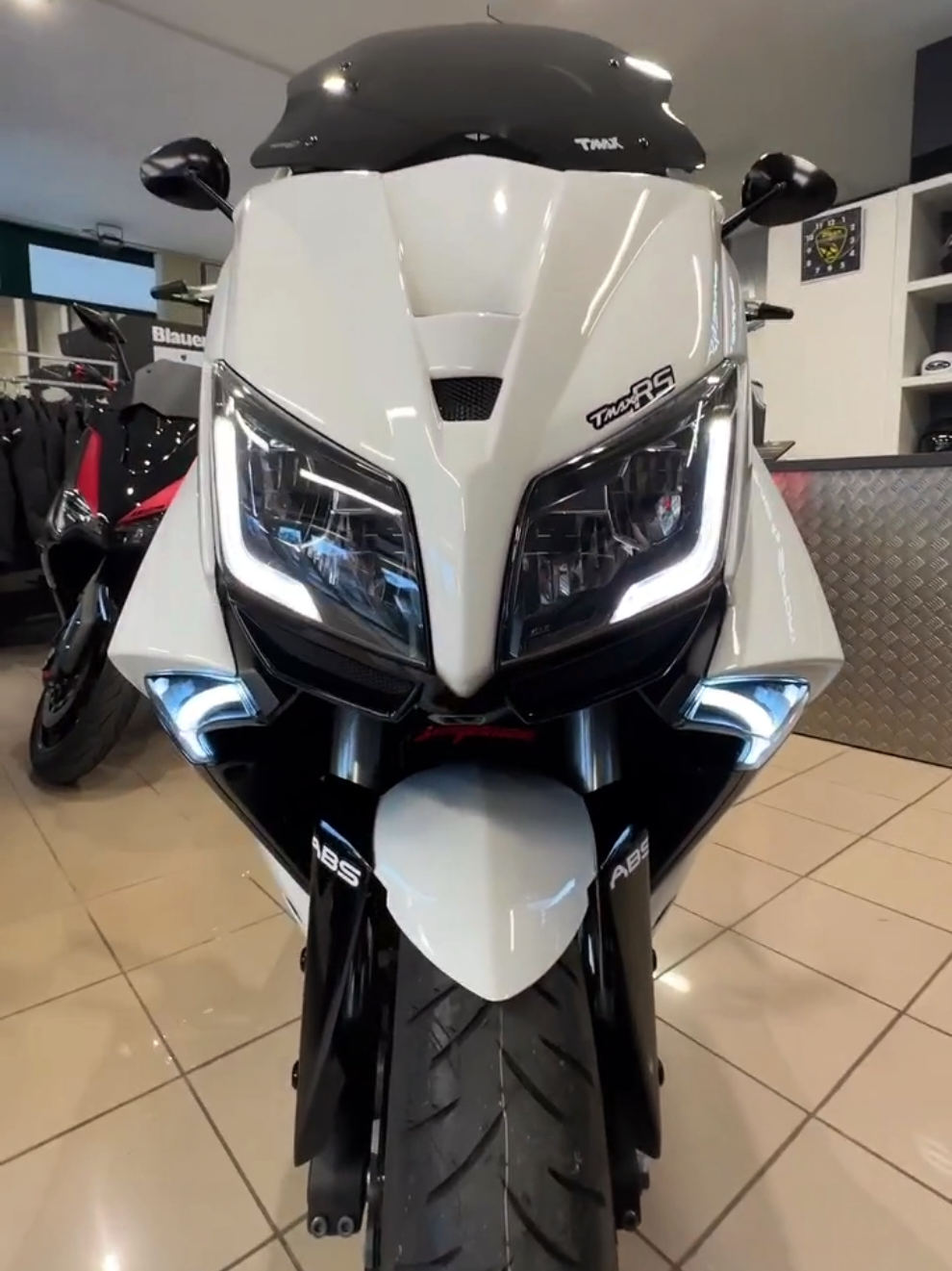 TMAX IRON MAX RS🤍530cc 2016🤍Fully modified🦾 تم تعديله بالكامل 🤍 #tmax #yamaha #tmaxtechmax #tmax560 #tmax530 