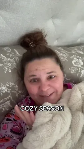Where are my cozy season peeps?🩷 #fall #autumn #winter #cozyathome #cozy 