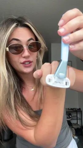 bikini trimmer smooth as a dolphin 🐬