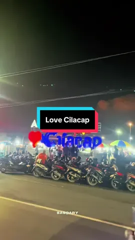 Sejauh Apa Pun Kalian Merantau,Pulang Lah Ke Kampung Halaman “ Cilacap “ 🥲🥺 Edit By.  : SasoAry  Aplikasi : VN  Device   : Iphone 15 PM Lokasi    : Kota Cilacap Sound    : Kamin #fyppppppppppppppppppppppp #cilacap #cilacapngapak #cilacap24jam #cilacapbercahaya  @Anggun Pakasi @AyaKW @🍒 @🇷 🇪 🇸 🇹 🇺 @are.lina @Cilacap Vibes @𝖓𝖓𝖉𝖆𝖆.𖥔 ݁ ˖ @Pesona Cilacap @𝙋𝙇𝙄𝘾𝙀𝙉𝙂 @Wesi Tua 