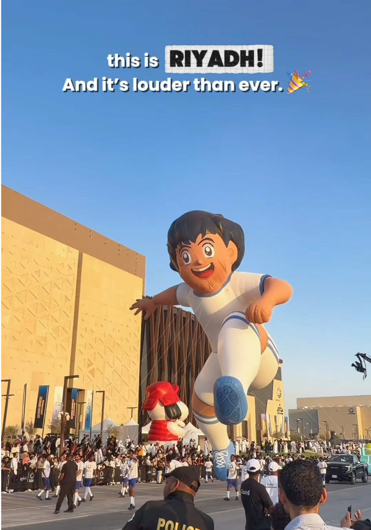 Straight from New York City, the world-famous Macy's Parade landed in the heart of Saudi for the first time ever 🎈🇸🇦 #RiyadhSeason #Fyp #Riyadh