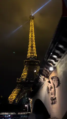 Paris😍😍 (credit: @DIMI⚓️ )