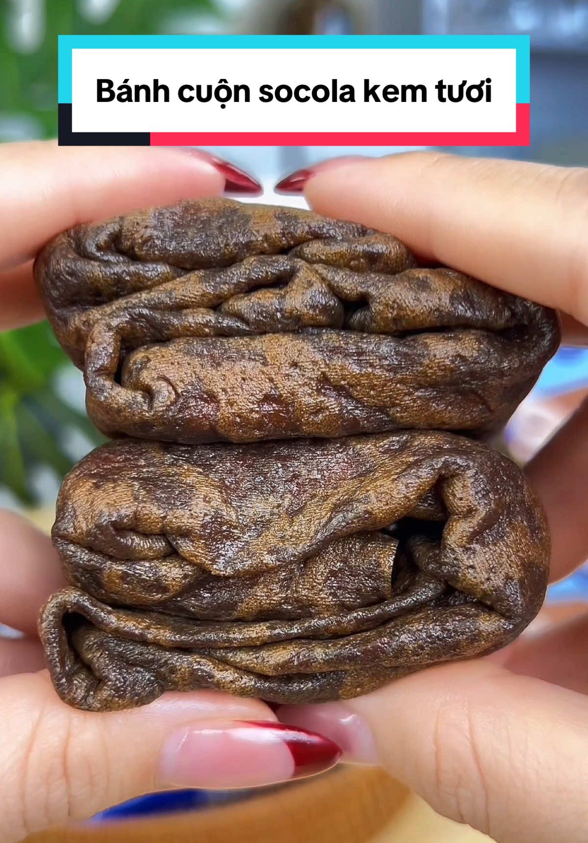 Bánh socola cuộn kem tươi ăn ngon phù hợp ăn sáng, thay thế bữa lỡ #luuluutham #review #banhgulu #gulufoods #LearnOnTikTok 