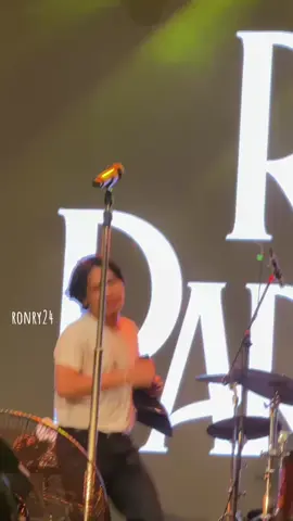 SATU ALASAN at Mfest Bali This song is meaningful.. Pasangan, keluarga, teman dll.. #satualasan #ronyparulian #konsermusik #bali #wer1 