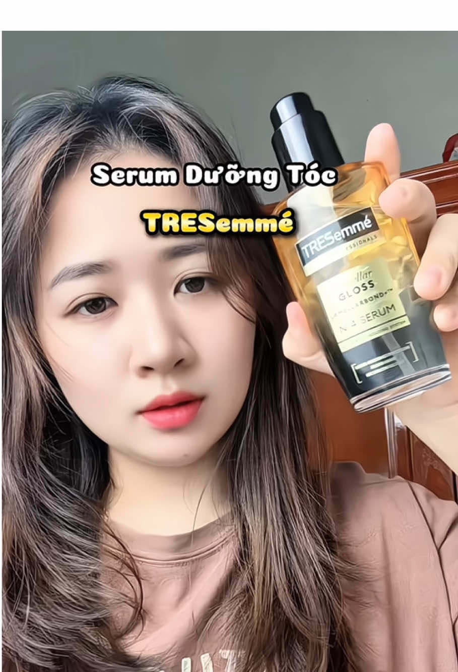 Serum dưỡng tóc bóng mượt siu thơm cho bà nào tóc khô xơ nè #tragiang3939 #tresemme #chamsoctoc #tocdepmoingay 