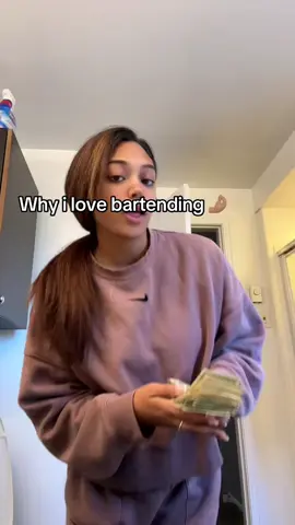 He gon call me baby boo🥰😂 #fyp #bartending #babyboo #money #fypシ 