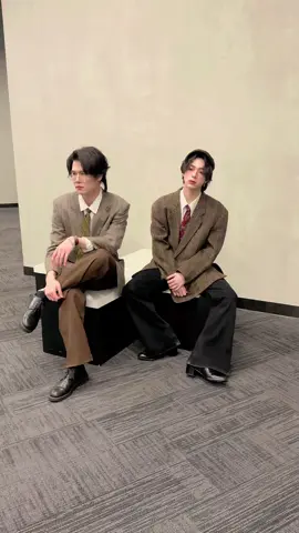 หล่อ = หล่อ @bbasjtr @taworraseth  #น้องย๊ะใสๆแต่แน่นทุกจุด #ช่างแต่งหน้าดารา 