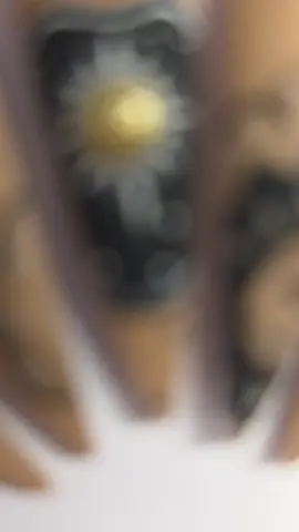 Ouija Board inspired 💀 . . . to book ⬇️⬇️ https://victoriasbeautyclinicltd.bookinbeautiful.com/r/OGVXWV For enquiries 📩 @victorias_beautyclinicltd #nailartist #halloweennails #ouijaboard #nailart #nailartspecialist 