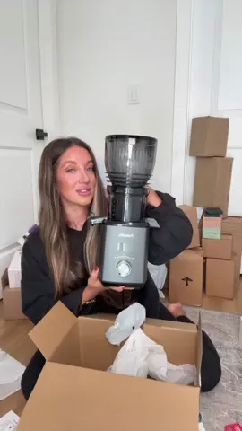 This is your sign to start juicing! It’s SO yummy! 🍏🍓🍋🍍 #juicing #juicer #tiktokshop #susteas 
