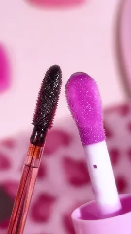 Peel to reveal your perfect tint 💋 ID:67554655 #lipsticktutorial #glossylip #LipGlossAddict #makeup #LipHacks #SHEGLAM #sheglam #SHEGLAMLipstick