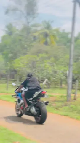 Top badu ⚡️🔥 #bmws1000rr #trending #onemillionaudition #foryou #viral 