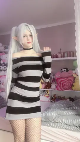 doing this trend as frieren🖤 || #fyp #cosplay #cosplayergirl #cosplaydance #frierencosplay 