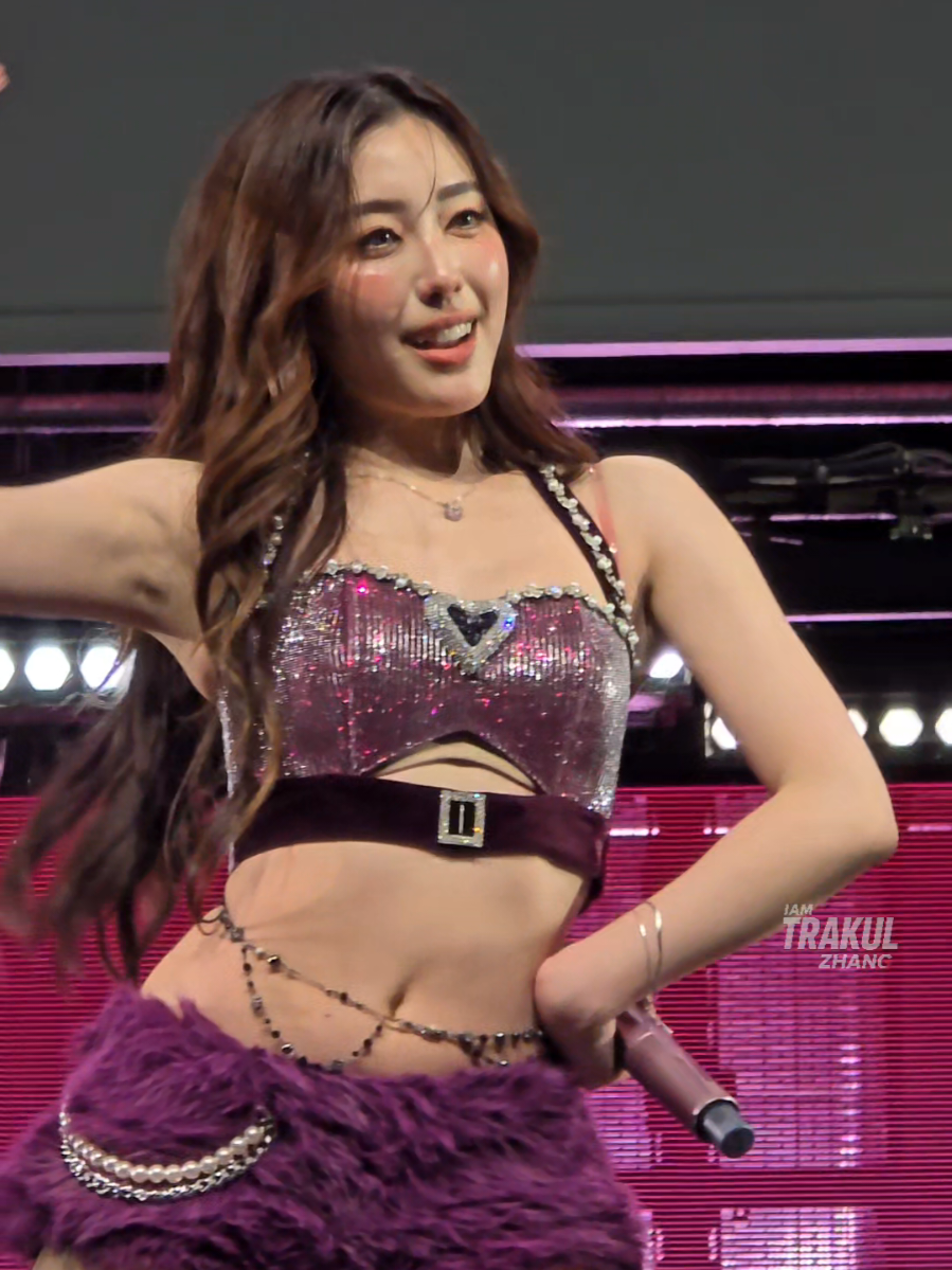 เขารักเธอเท่าไร ฉันรักเธอมากกว่า🥰 @aheyekrn_  #4eve #aheye4eve #อ๊ะอาย4eve #nowfestx4eve #dance 